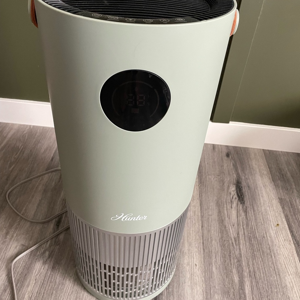 Hunter Air Purifier in Mint Green and White